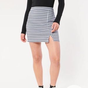 Hollister • Plaid Mini Skirt